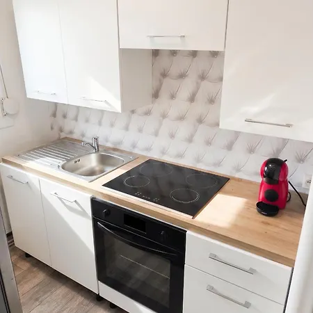 Confortable A De 70 M² شقة